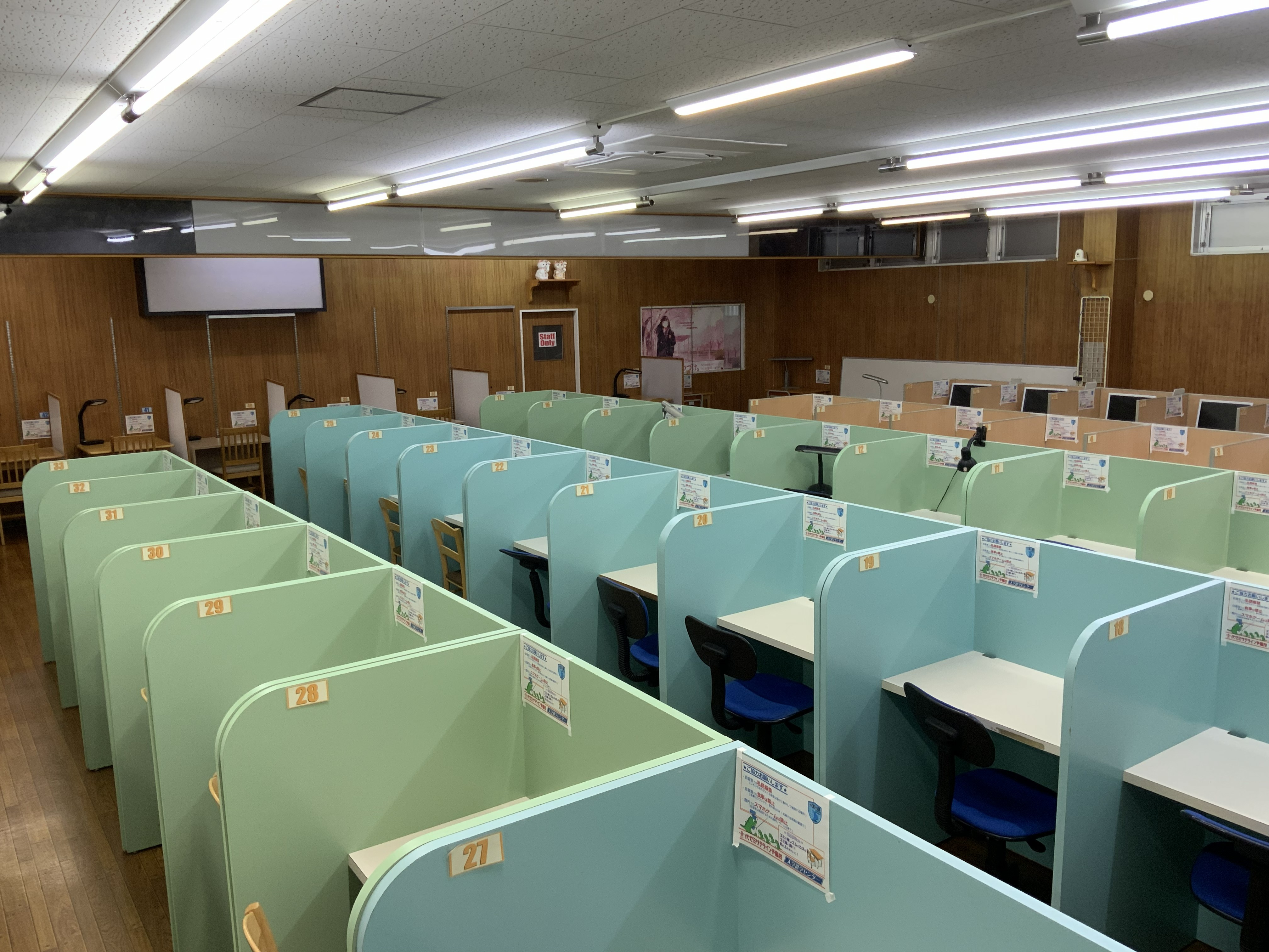観音寺本部教室 自習室の風景1
